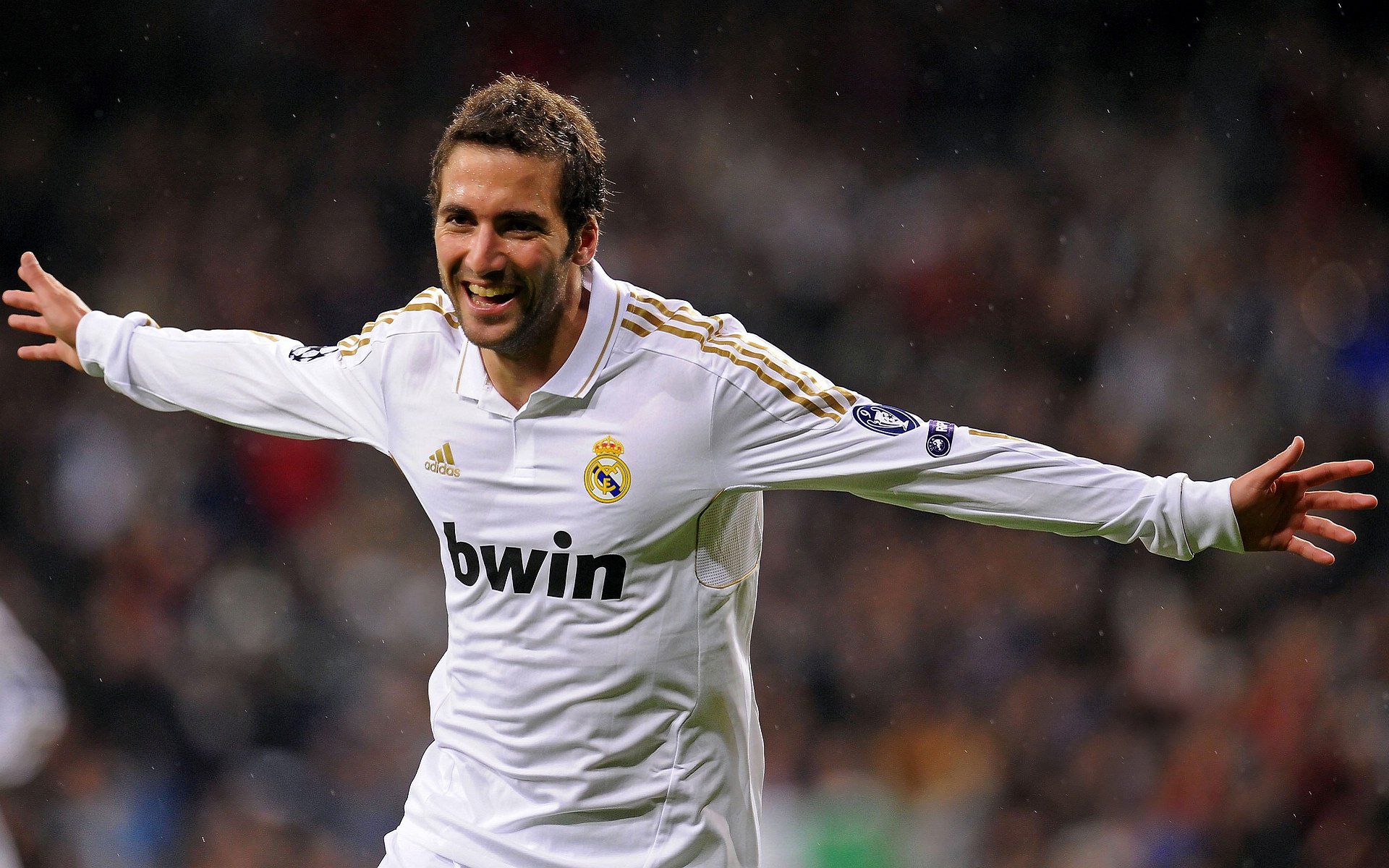 佛罗伦萨士气高涨，连胜呼之欲出，佛罗伦萨的